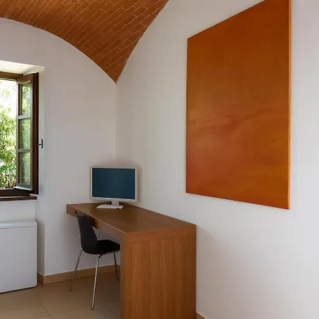 Quiet Monate In Private 3-hectare Park Travedona