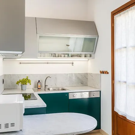 Quiet Monate In Private 3-hectare Park * Travedona