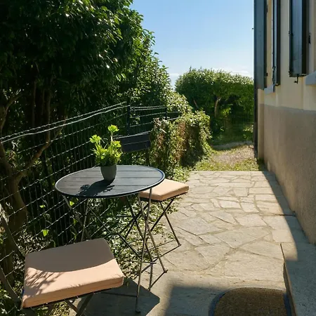 Quiet Monate In Private 3-hectare Park Travedona